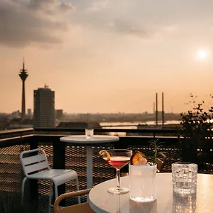 Ruby Luna 4*, Düsseldorf Deutschland