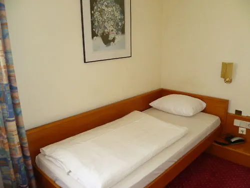 Hotel Mondial Dusseldorf 3*,  Germany